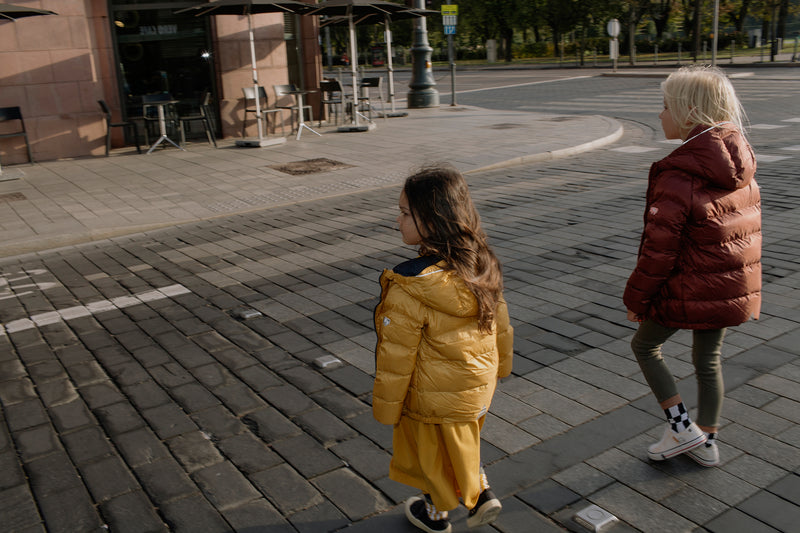  Töastie sustainable puffer jacket for kids ochre